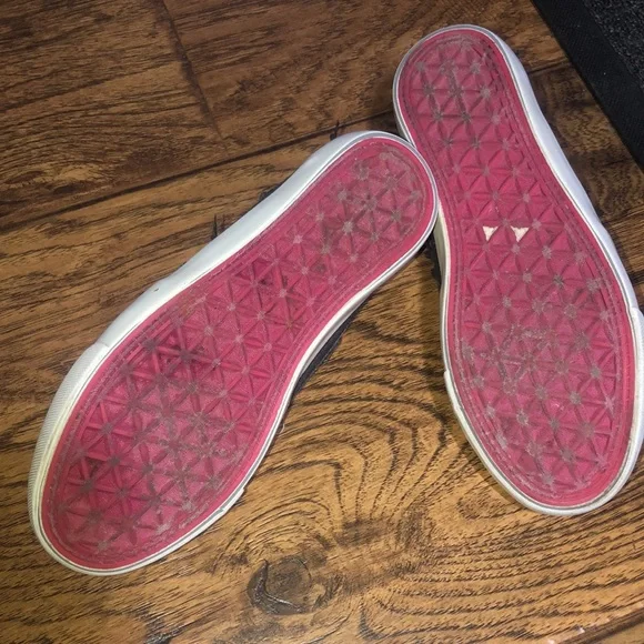 Black distressed Babalu Corkys - Picture 3 of 9